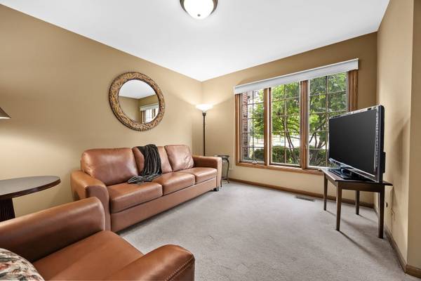3925 Biltmore RD, Downers Grove, IL 60515