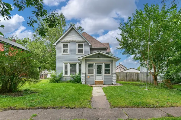 2214 W 2ND ST, Davenport, IA 52802
