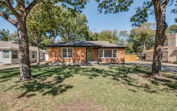 2433 Southwood DR, Dallas, TX 75233