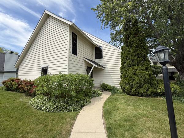 661 Mitchell CT #661, Gurnee, IL 60031