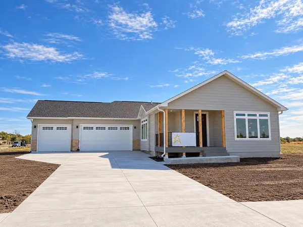 1100 Slate ST, Marshall, MN 56258