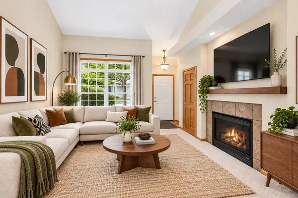 9637 Belmont LN, Eden Prairie, MN 55347