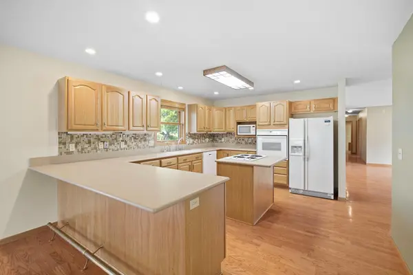 474 10th AVE SW, Wells, MN 56097