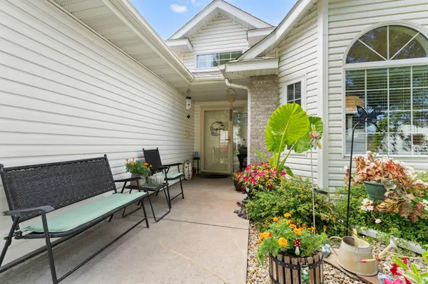 2333 Cleveland LN S, Cambridge, MN 55008