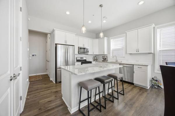 8164 Arrowwood LN N, Maple Grove, MN 55369