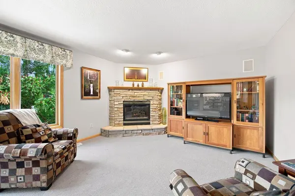 365 Linda CIR, Lino Lakes, MN 55014