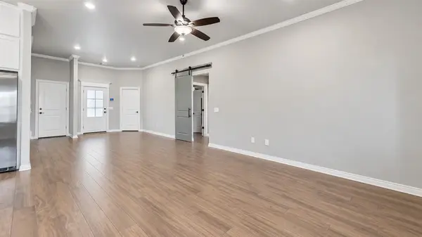 609 Side Track RD, Yukon, OK 73099