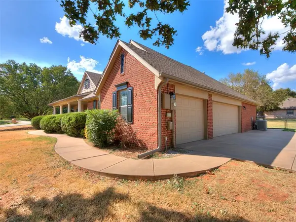 7001 Mid Iron LN, Edmond, OK 73025