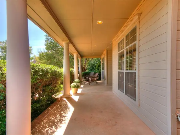 7001 Mid Iron LN, Edmond, OK 73025