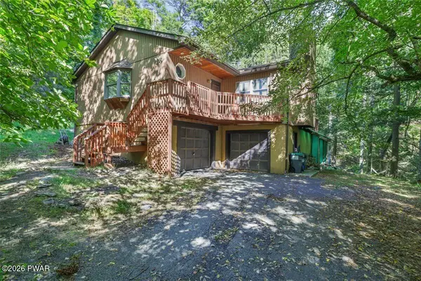 3132 Bear RD, Bushkill, PA 18324