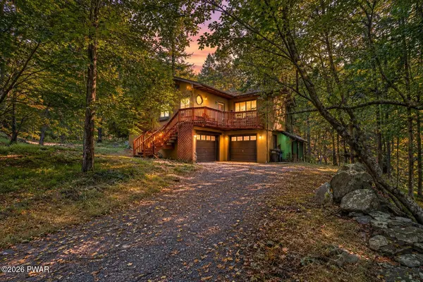3132 Bear RD, Bushkill, PA 18324