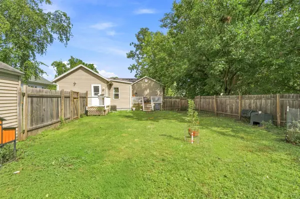 117 W CUSTER AVE, Oshkosh, WI 54901