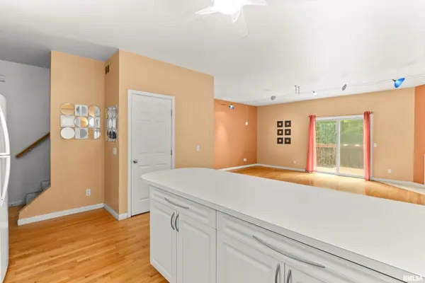 3510 N KINGSTON DR #27, Peoria, IL 61604