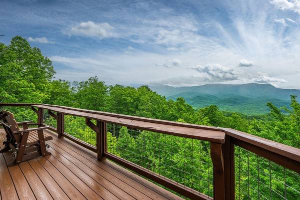 725 Big Bear Ridge Road, Gatlinburg, TN 37738