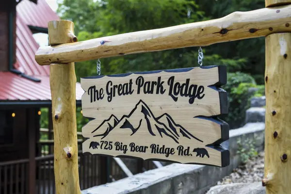 725 Big Bear Ridge Road, Gatlinburg, TN 37738