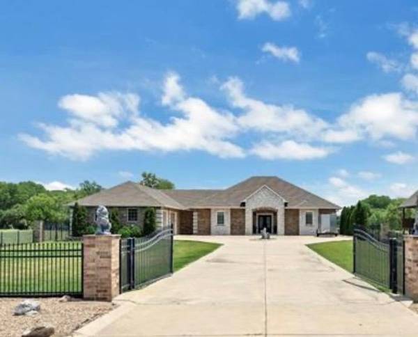 6628 S Hydraulic, Wichita, KS 67216
