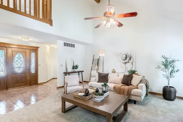 907 S Whippoorwill Rd, Derby, KS 67037