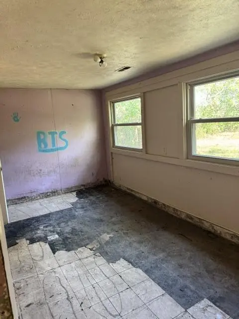 2326 N Jefferson AVE, Springfield, MO 65803