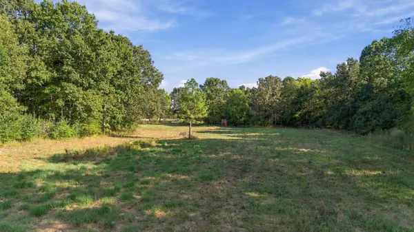 000 County Road 9160, Koshkonong, MO 65692