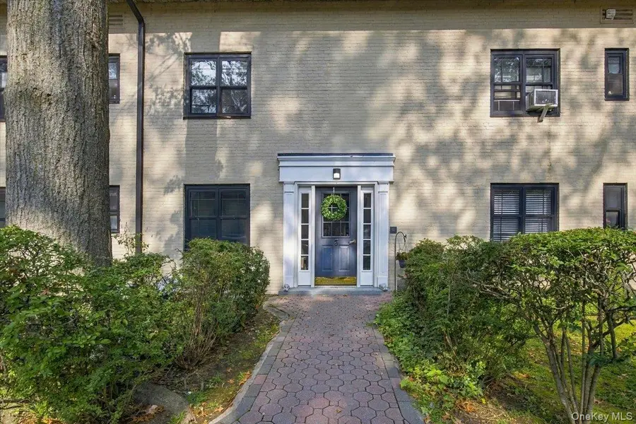 3 Whitehall RD #21, Eastchester, NY 10709