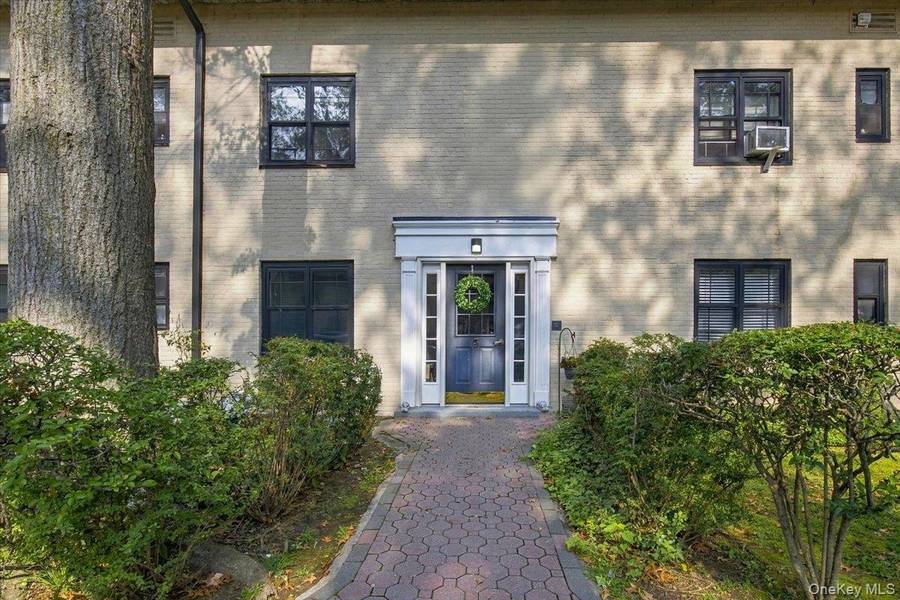 3 Whitehall RD #21, Eastchester, NY 10709