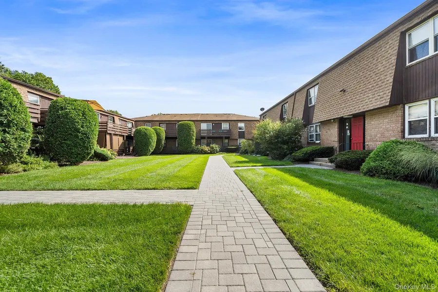 63 New Holland VLG, Nanuet, NY 10954