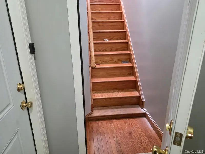 102-16 Park Ln S #2, Richmond Hill, NY 11418