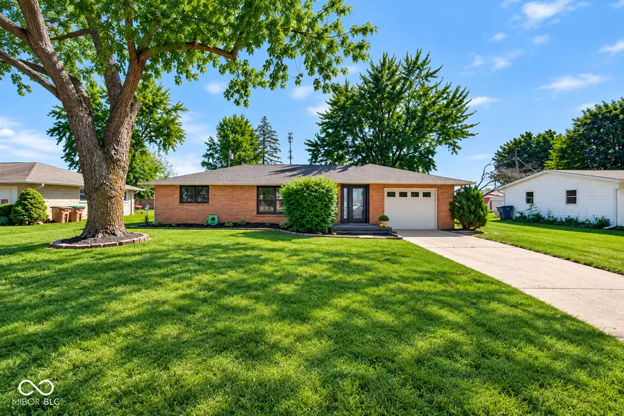 2663 Forest DR, Columbus, IN 47201