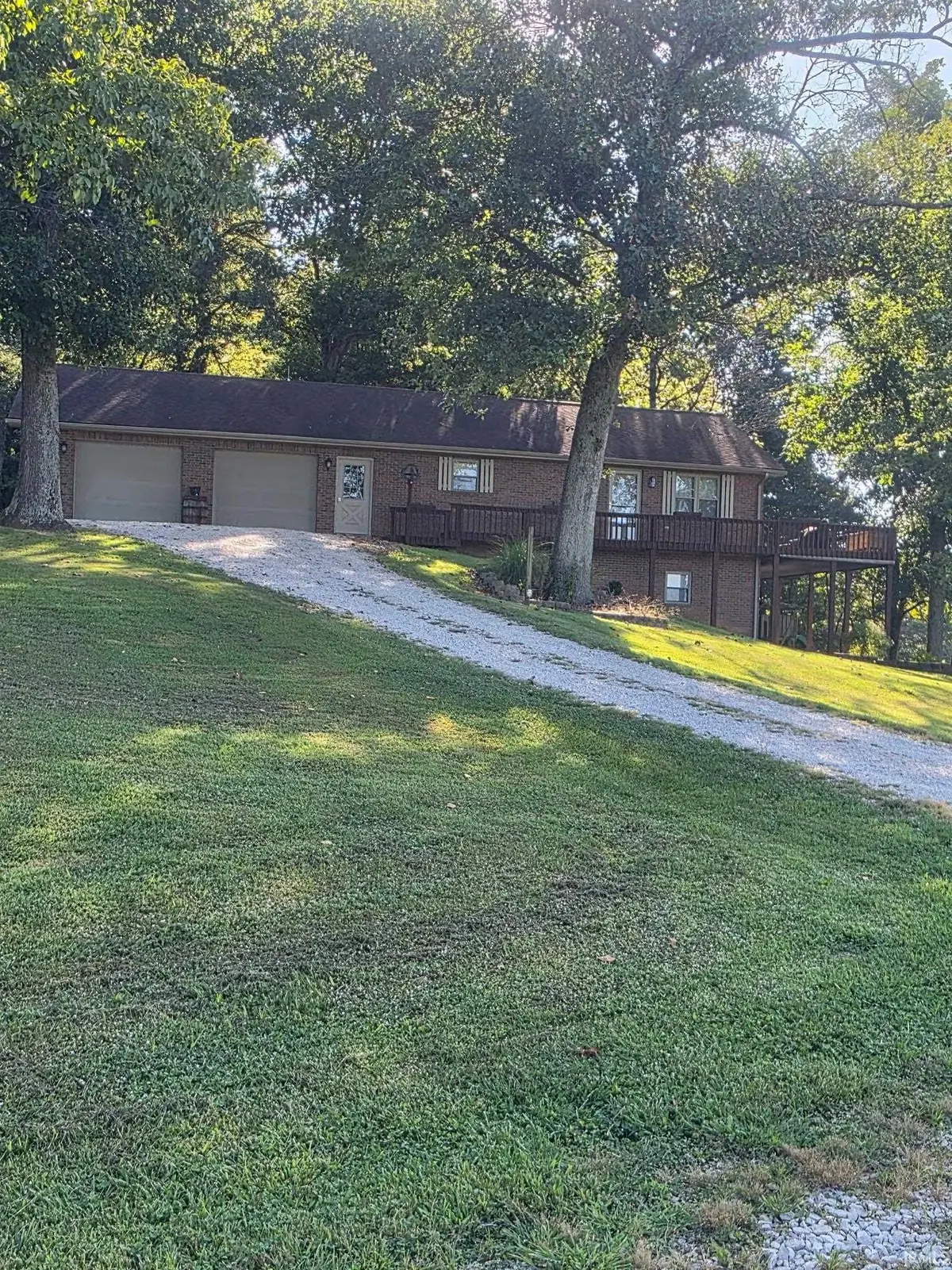 2466 US 231 HWY, Loogootee, IN 47553