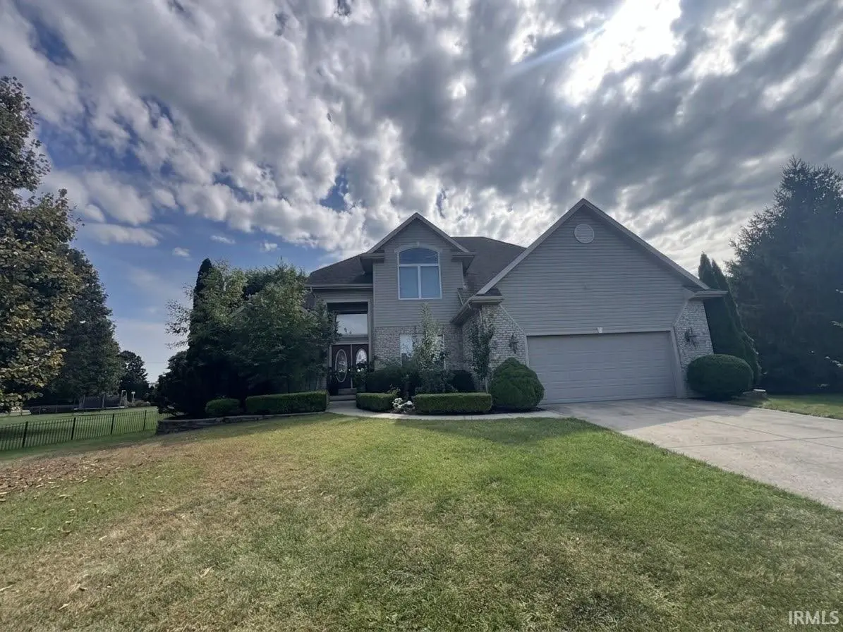 57471 Cabriolet CT, Elkhart, IN 46516-8966