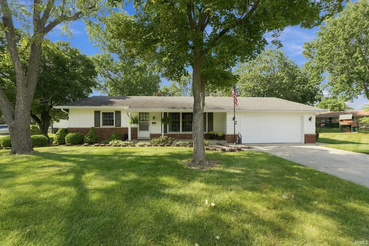 2811 Trent DR, Fort Wayne, IN 46815-6740