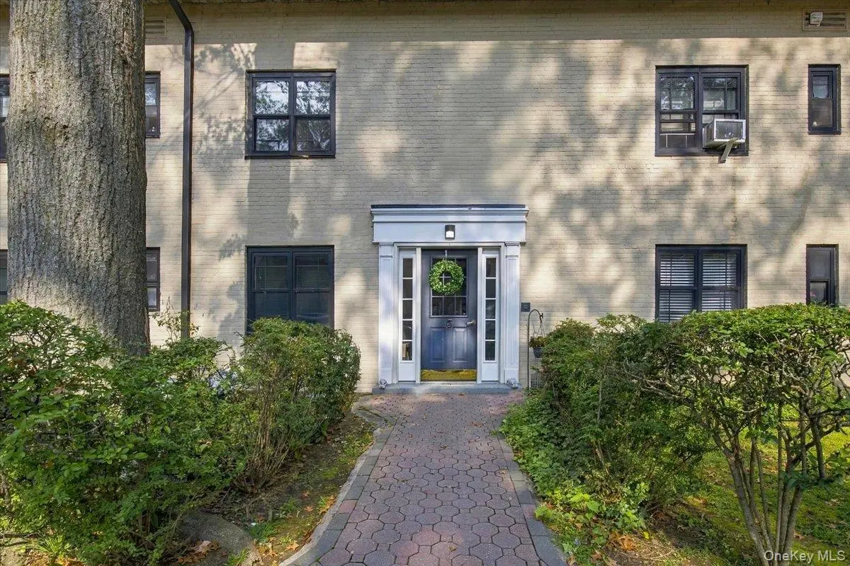 3 Whitehall RD #21, Eastchester, NY 10709