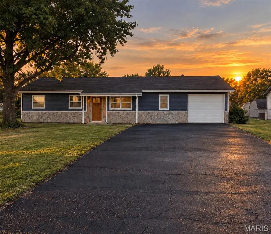 403 Prince Charles DR, O'fallon, MO 63366