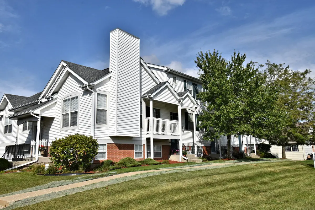 1361 Fox Hound TRL, Beecher, IL 60401