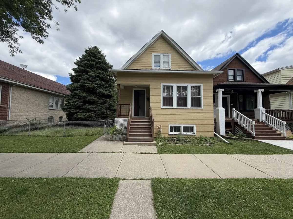 2221 N Lamon AVE, Chicago, IL 60639