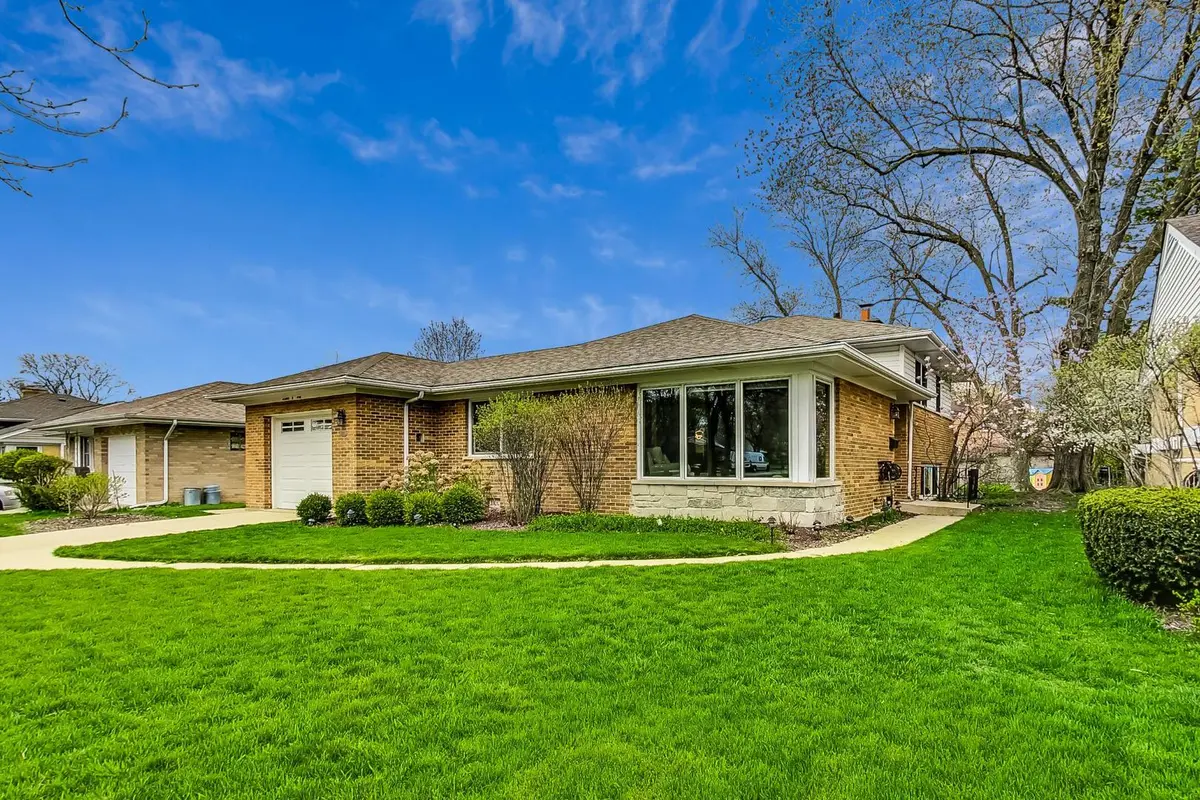 1105 W Miner ST, Arlington Heights, IL 60005