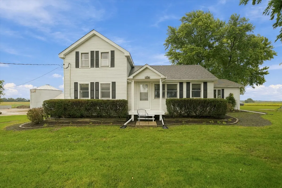 5716 S Solon RD, Mchenry, IL 60051