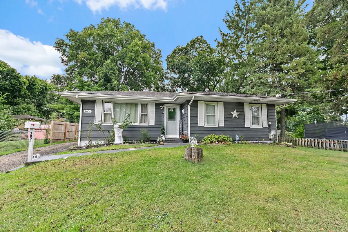 2008 Eastmoreland AVE, Rockford, IL 61108
