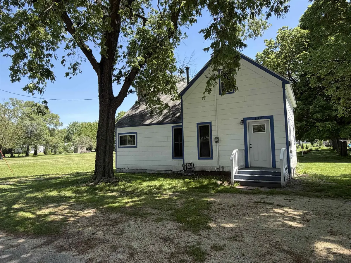 930 Pearl Street, Lamont, IA 50650
