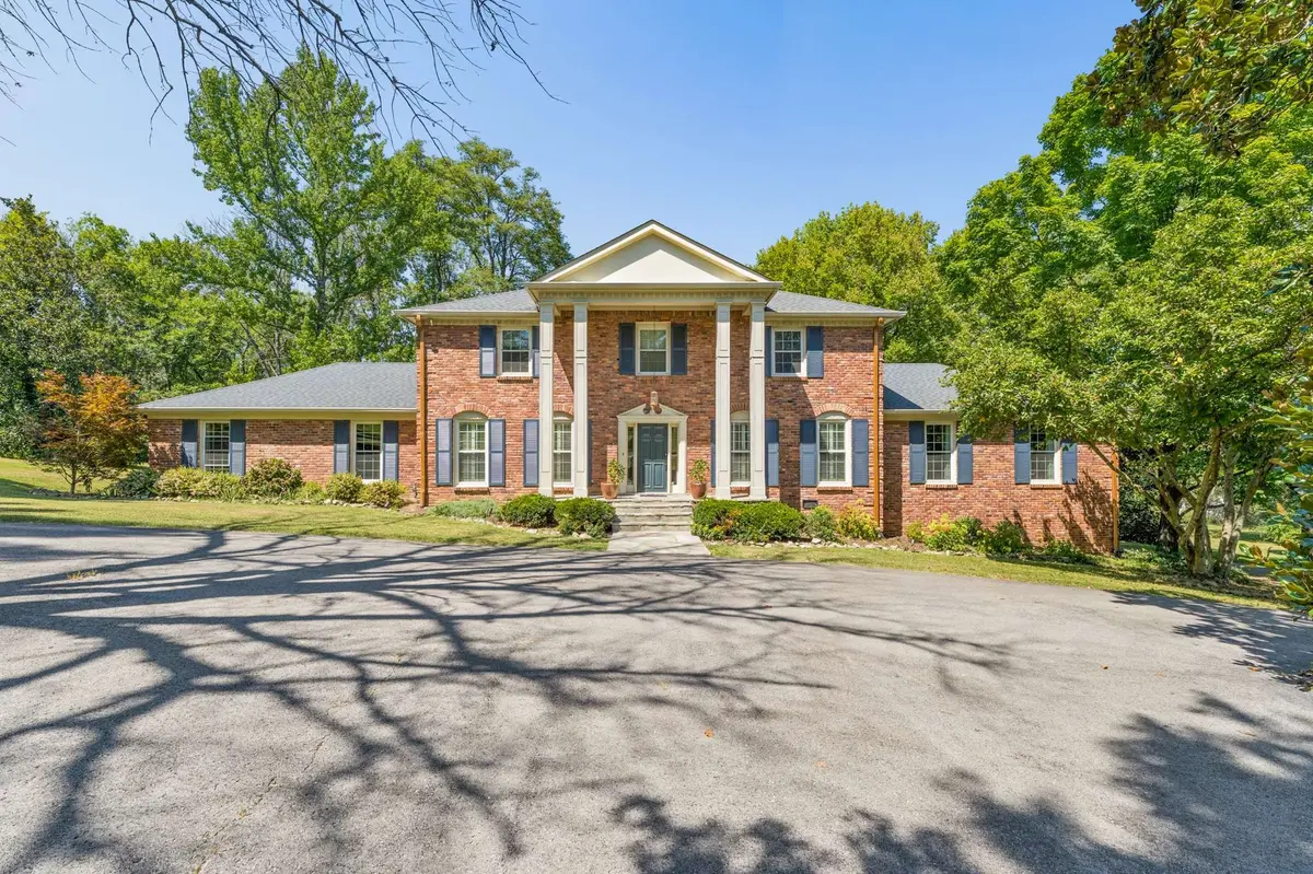 806 Willowdale Ct, Nashville, TN 37220