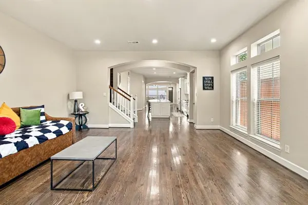 2407 Knight Street, Dallas, TX 75219