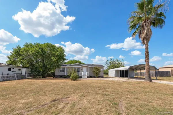 141 Davie LN, Marion, TX 78124