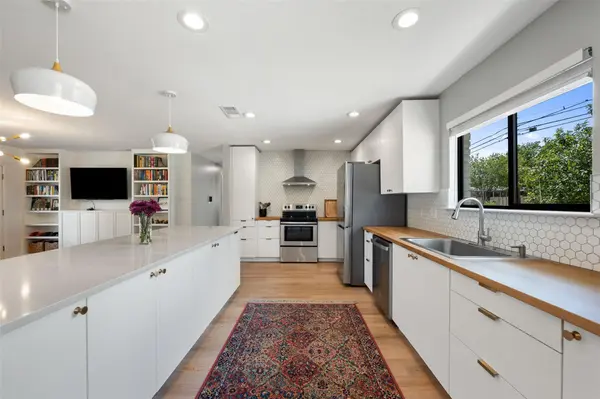 8805 Leisure DR, Austin, TX 78754