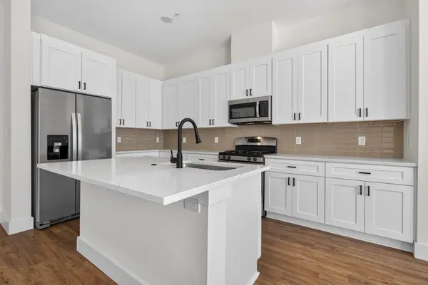 1811 Webberville RD #1210, Austin, TX 78721