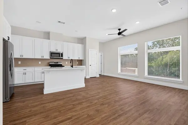 1811 Webberville RD #1210, Austin, TX 78721
