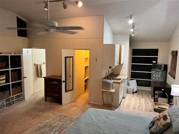 16142 Spring Branch TRL #B, Austin, TX 78734