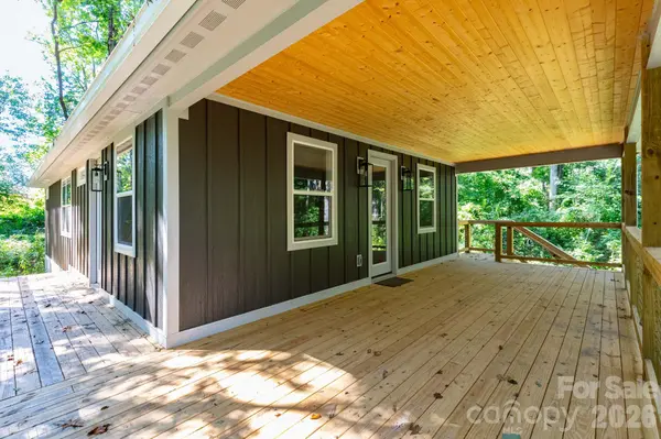 137 E Arbutus TRL, Hendersonville, NC 28792