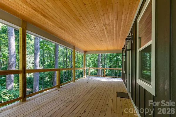 137 E Arbutus TRL, Hendersonville, NC 28792