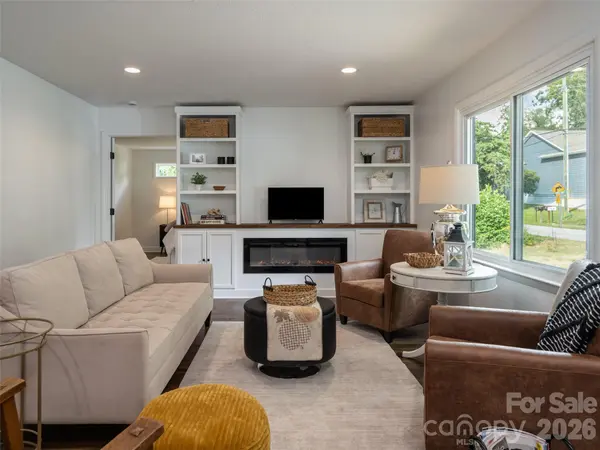 21 W Chapel RD, Asheville, NC 28803