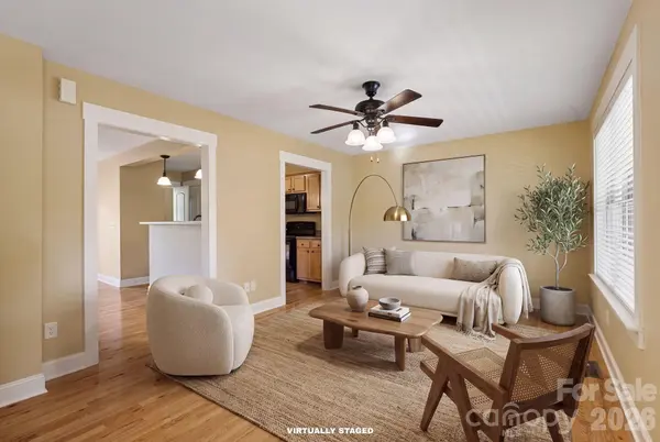 8 Cottage Cove LN, Asheville, NC 28803
